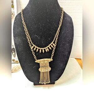 Doble strand gold tone pendant necklace
